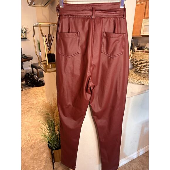 Lilly's Closet Super High Waisted Vegan Leather Belted Ankle Pants Large - Picture 8 of 8